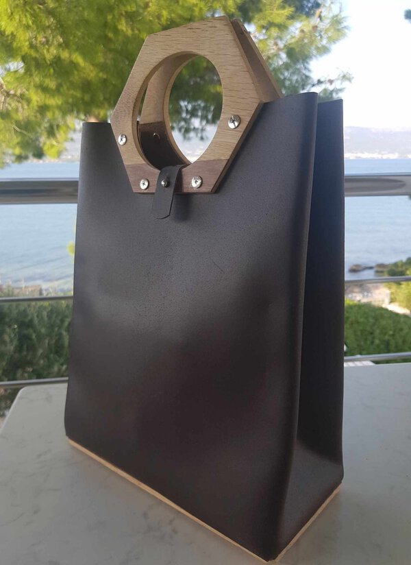 Leather and wood handbag