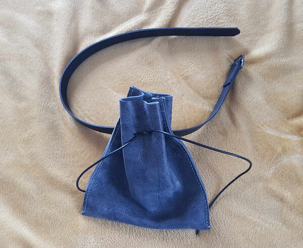 Leather foraging bag